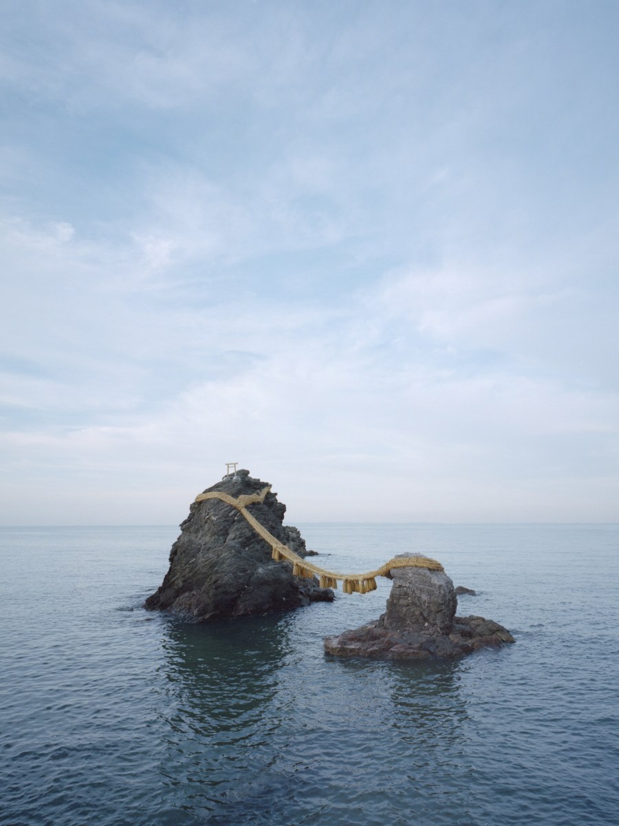 rocce mano nella mano – Rocks holding&nbsp;hands